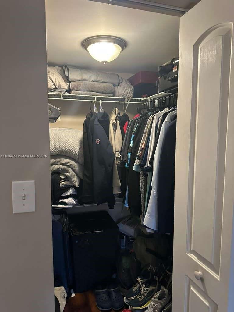 INVERWOOD CONDO - Residential