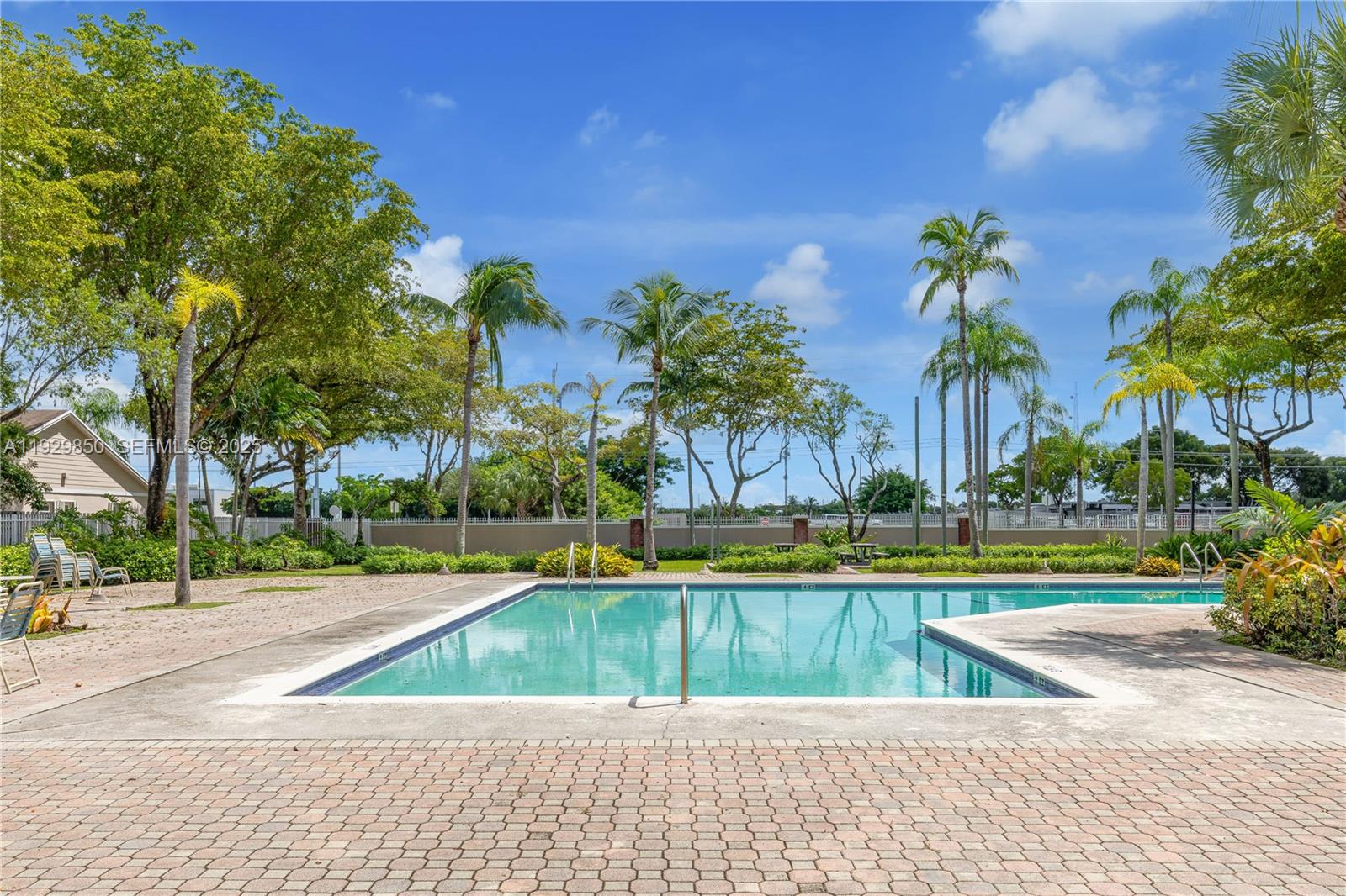 DEERWOOD VILLAS SEC 2 - Residential