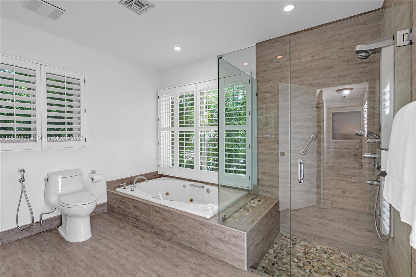 C GABLES RIVIERA SEC 12 - Residential