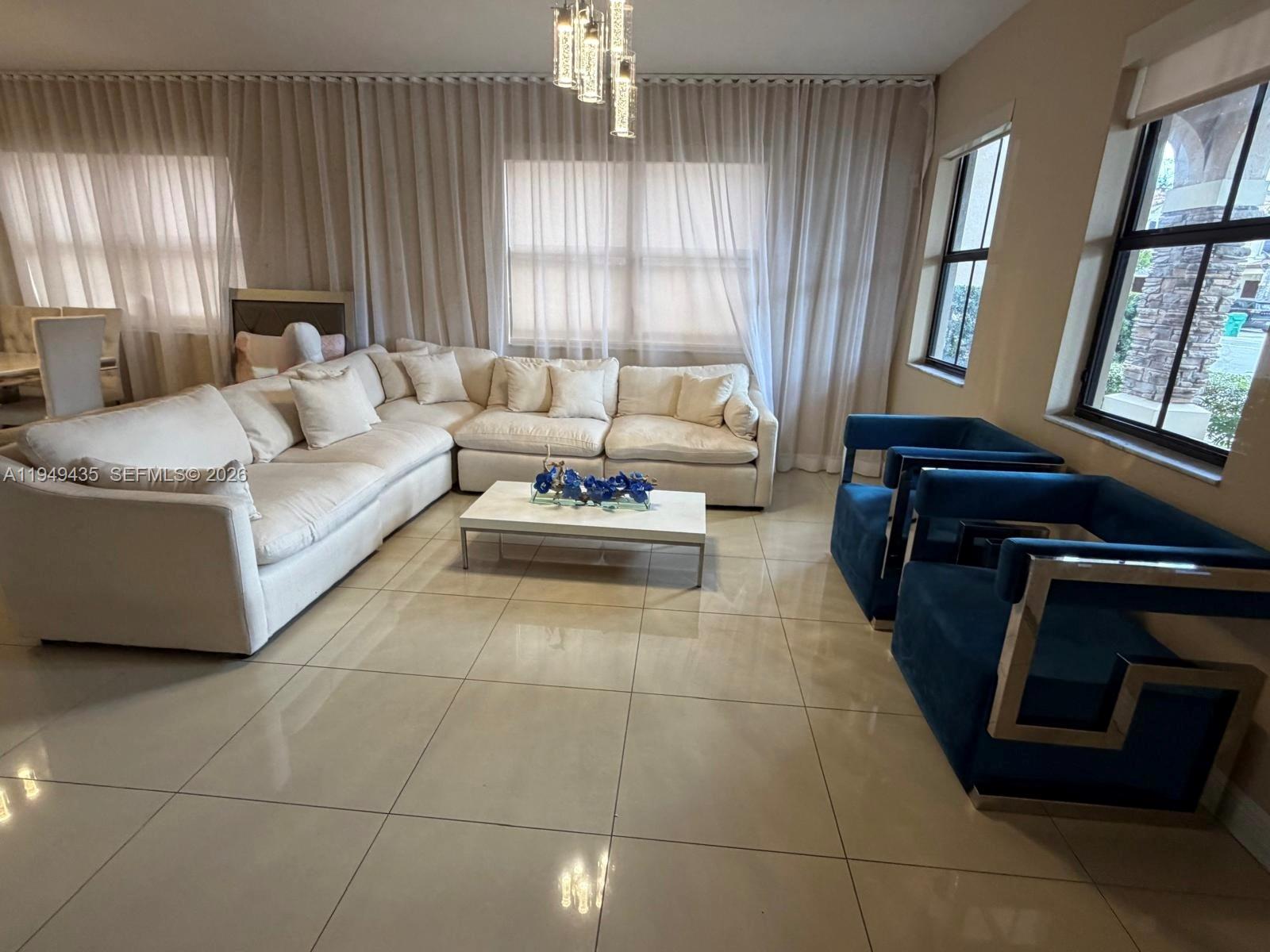 DORAL BREEZE - Residential Lease