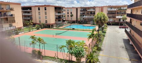 Condominium in Hialeah FL 1990 56th St St 39.jpg