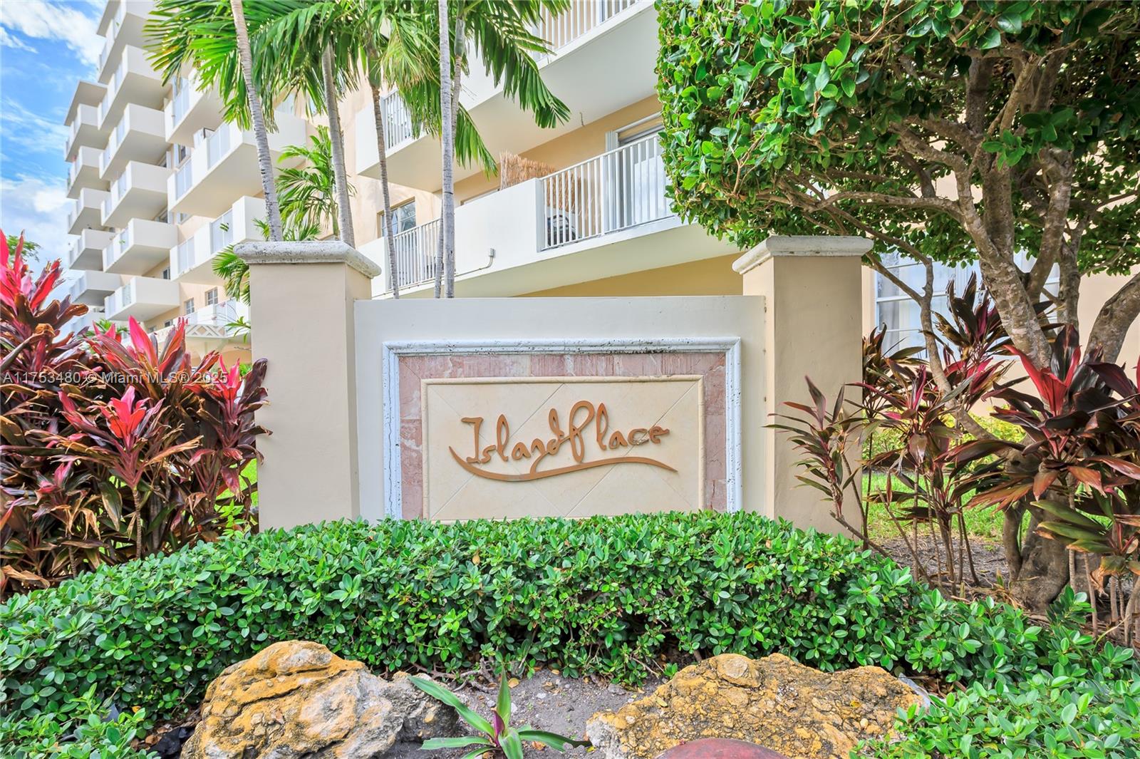 1455 N Treasure Dr 3G, North Bay Village, Miami-Dade County, Florida - 1 Bedrooms  
1 Bathrooms - 