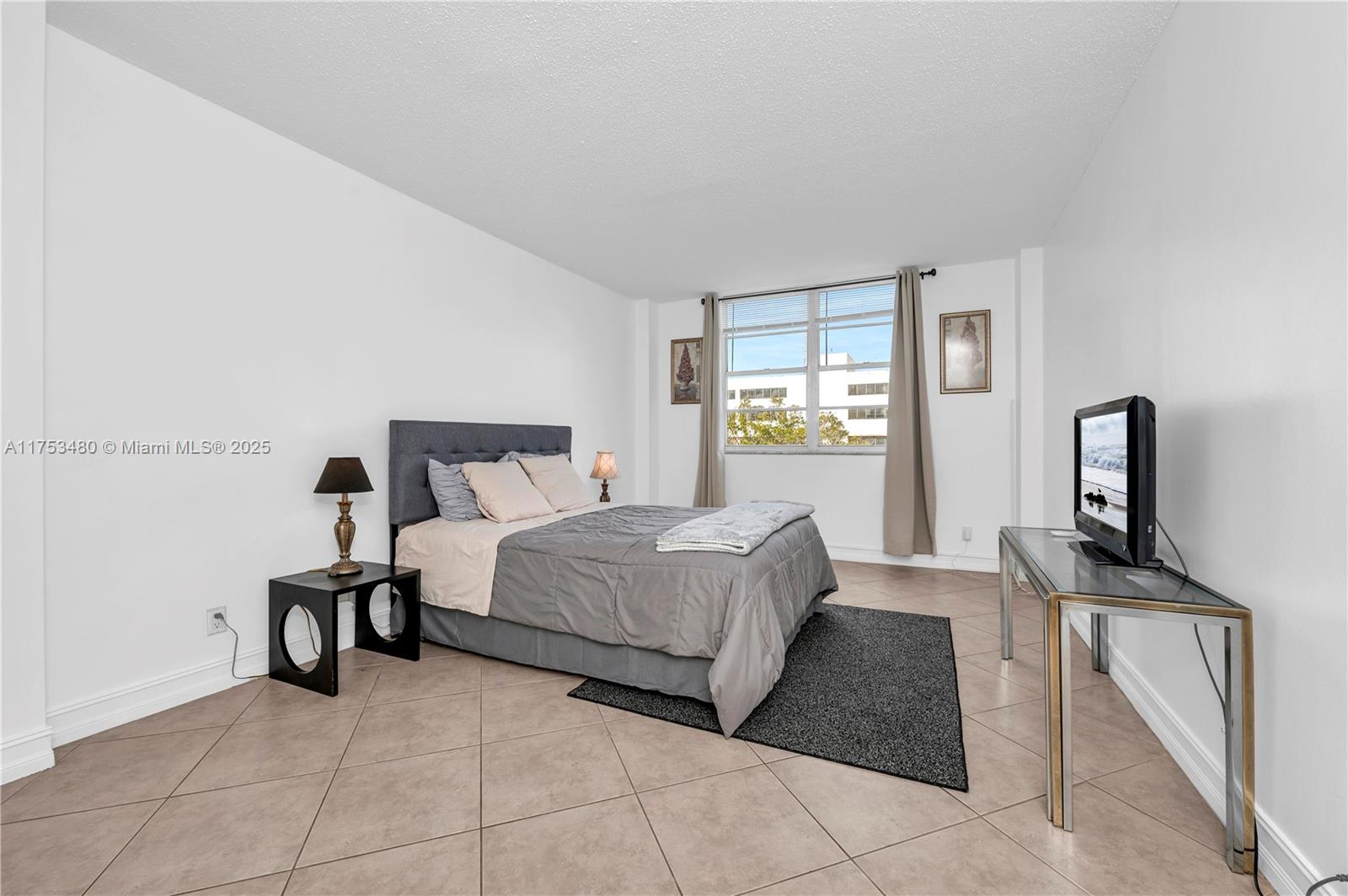 ISLAND PLACE AT NORTH BAY - Residential