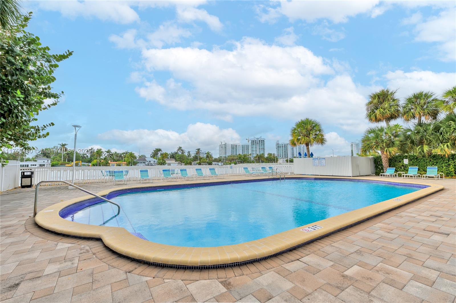 ISLAND PLACE AT NORTH BAY - Residential