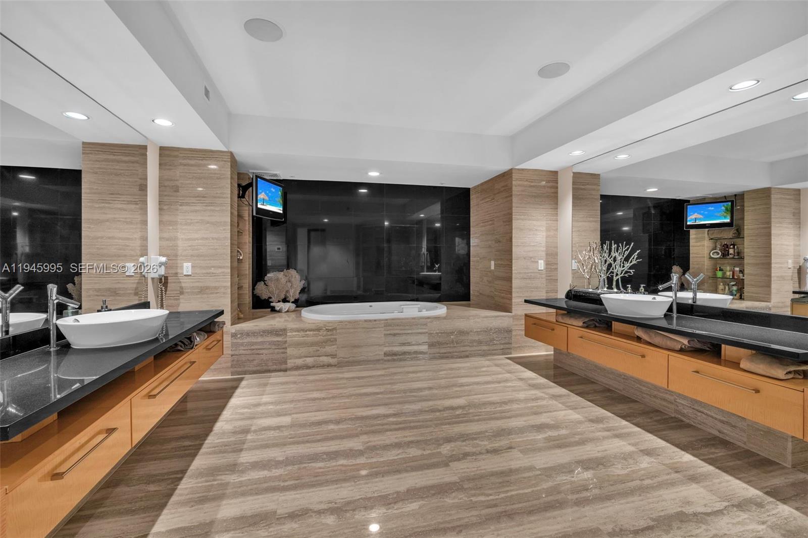 LAS OLAS BEACH CLUB CONDO - Residential