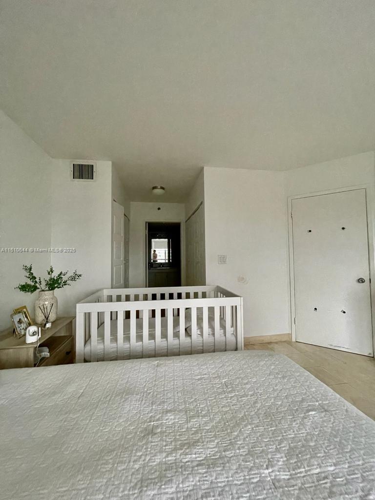 3600 Mystic Pointe Dr 1010