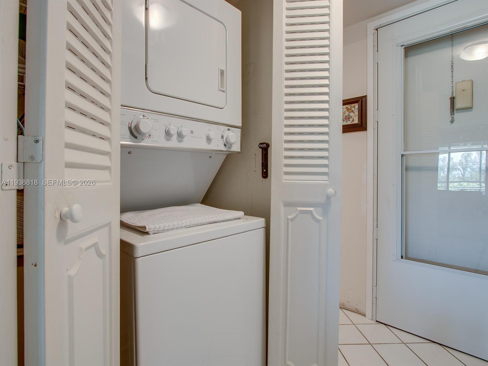 POINCIANA PLACE CONDO 1,2 - Residential