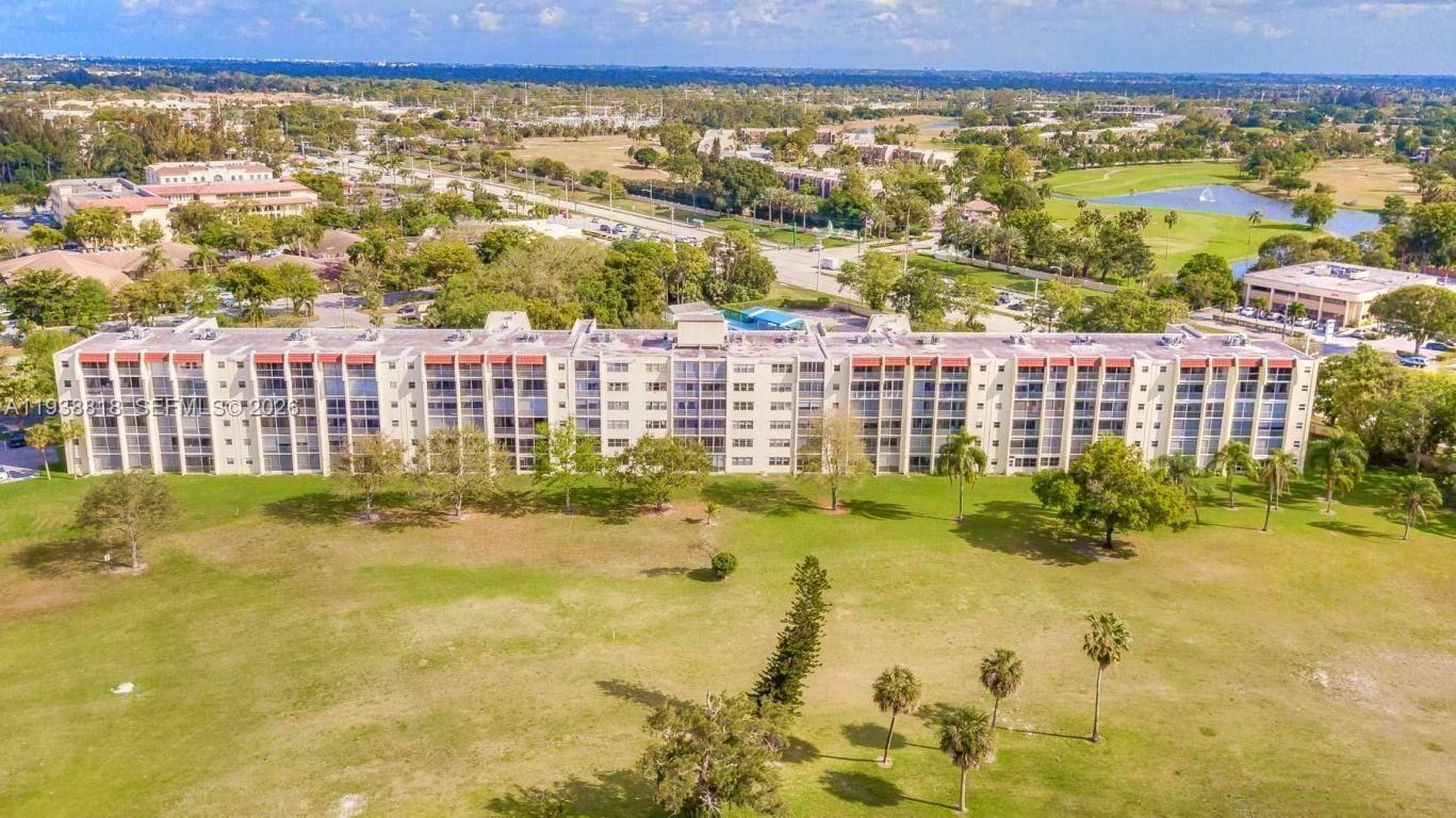 POINCIANA PLACE CONDO 1,2 - Residential