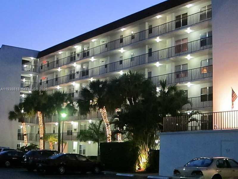 POINCIANA PLACE CONDO 1,2 - Residential