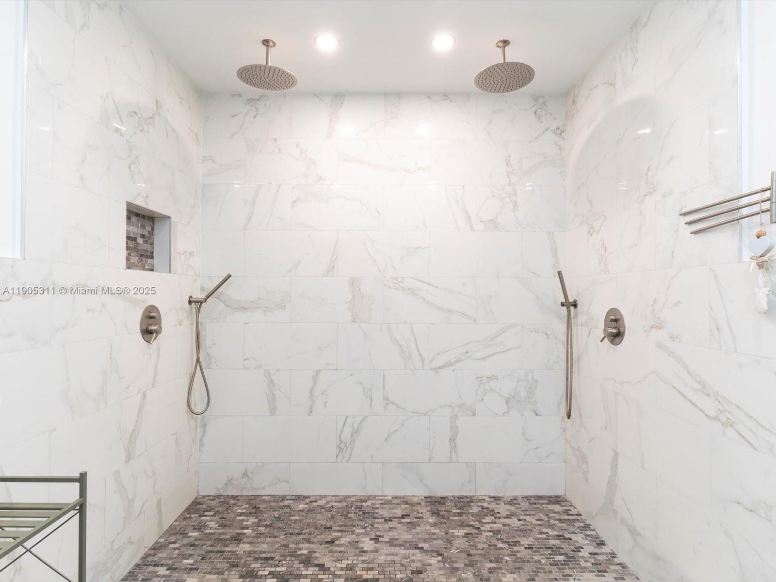 RIVIERA PARK - Residential