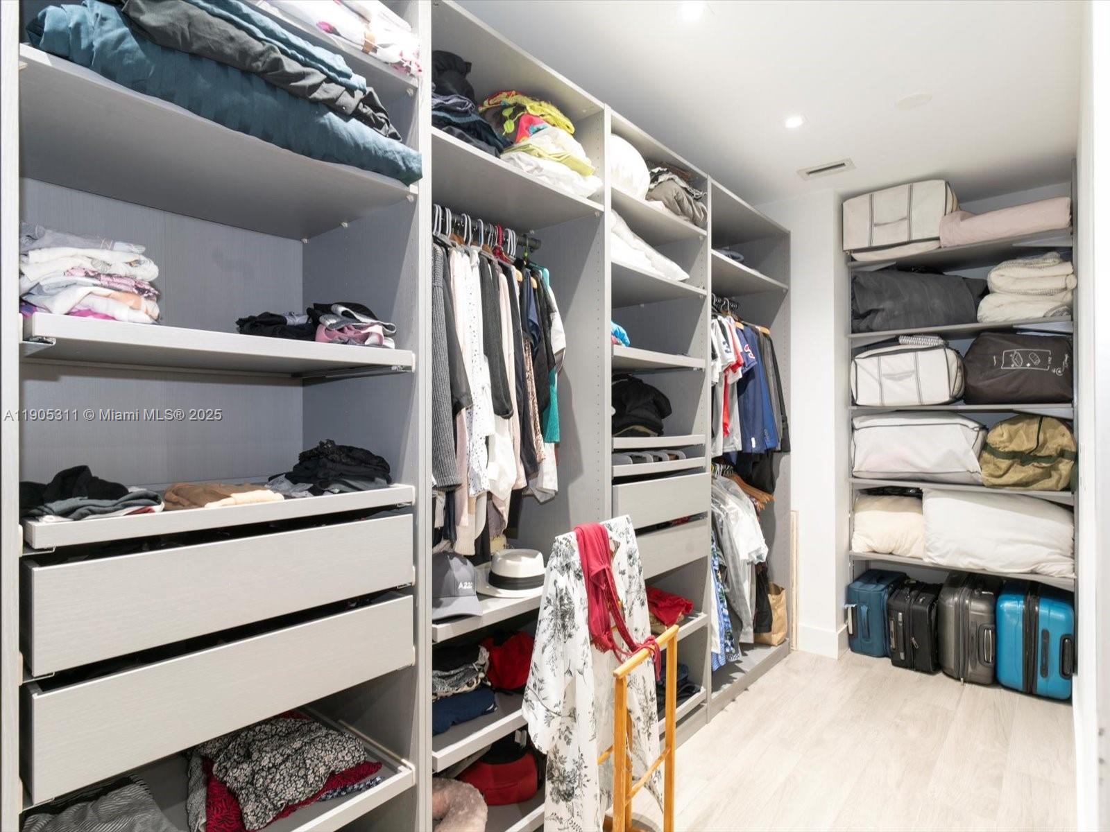 RIVIERA PARK - Residential