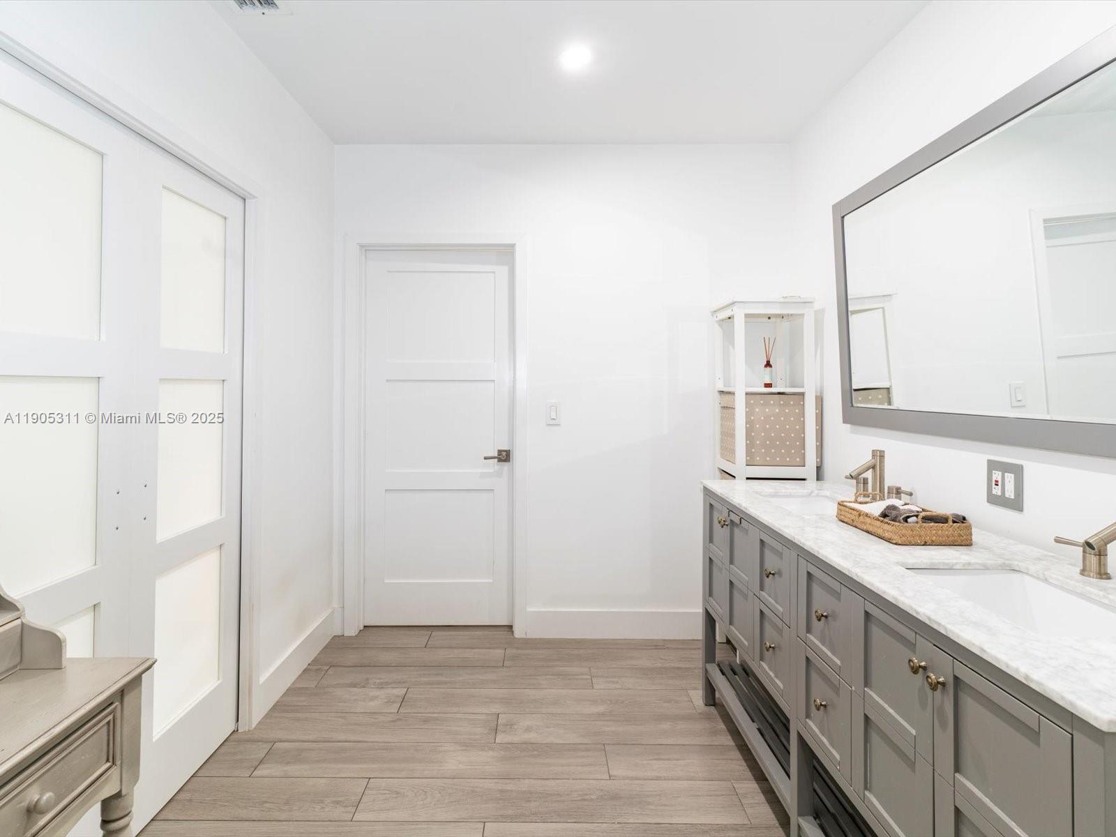 RIVIERA PARK - Residential