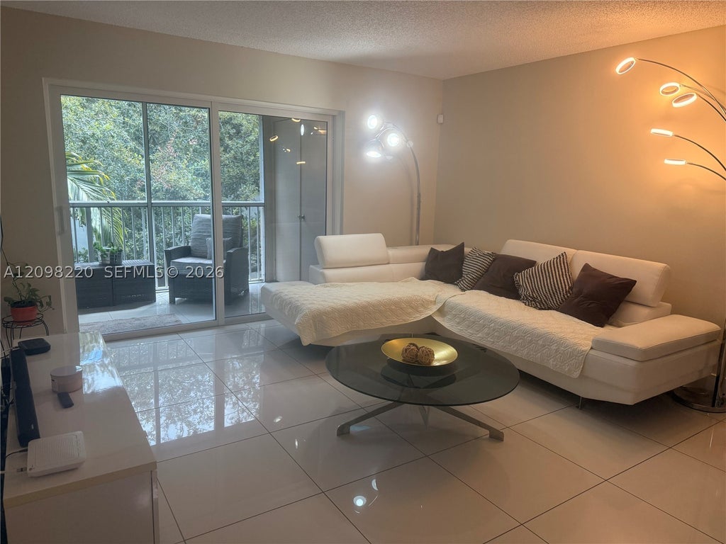 Photo of 430 S Park Rd #3-302, Hollywood, FL 33021 (MLS # A12098220)
