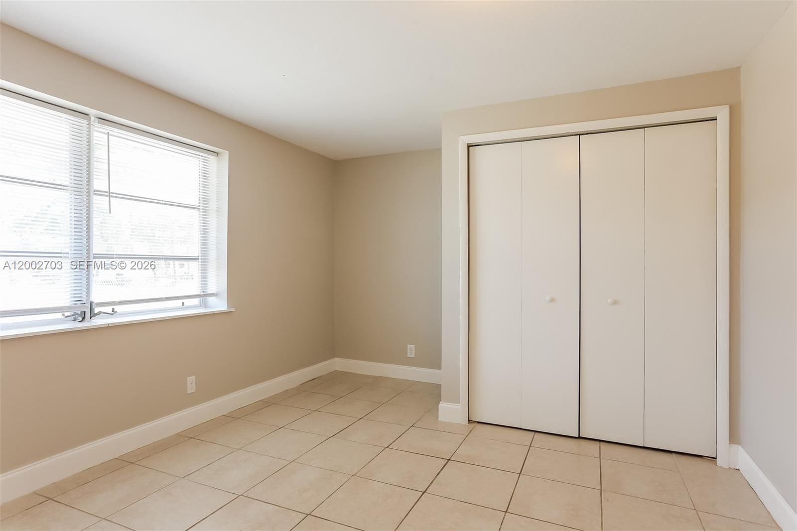 CRESTHAVEN NO 3 - Residential Lease