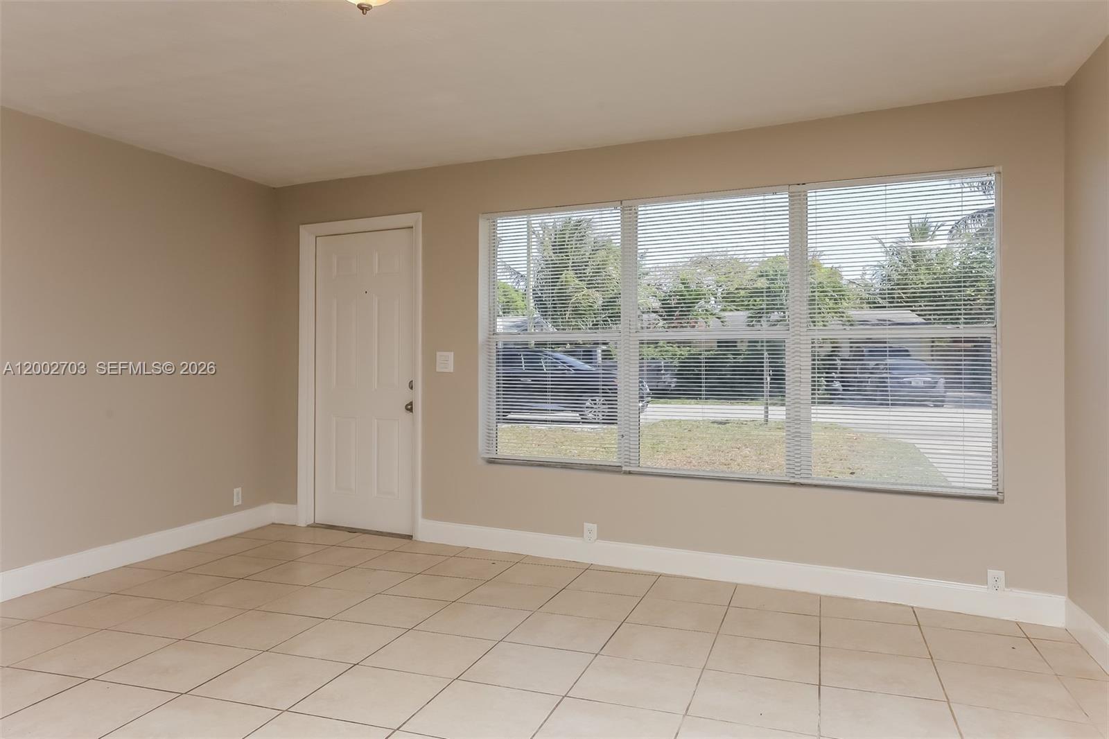 CRESTHAVEN NO 3 - Residential Lease