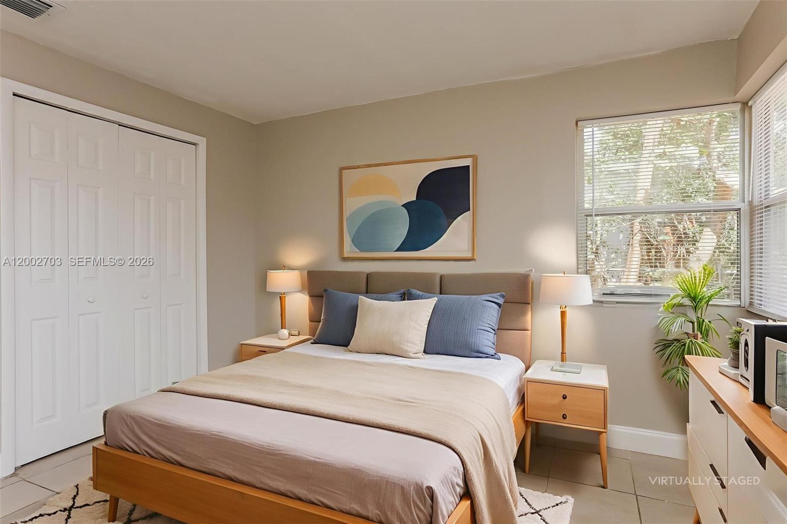 CRESTHAVEN NO 3 - Residential Lease