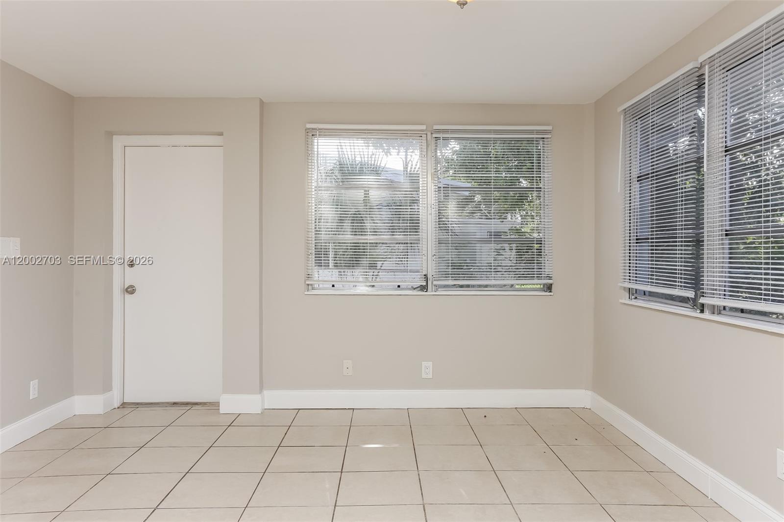 CRESTHAVEN NO 3 - Residential Lease