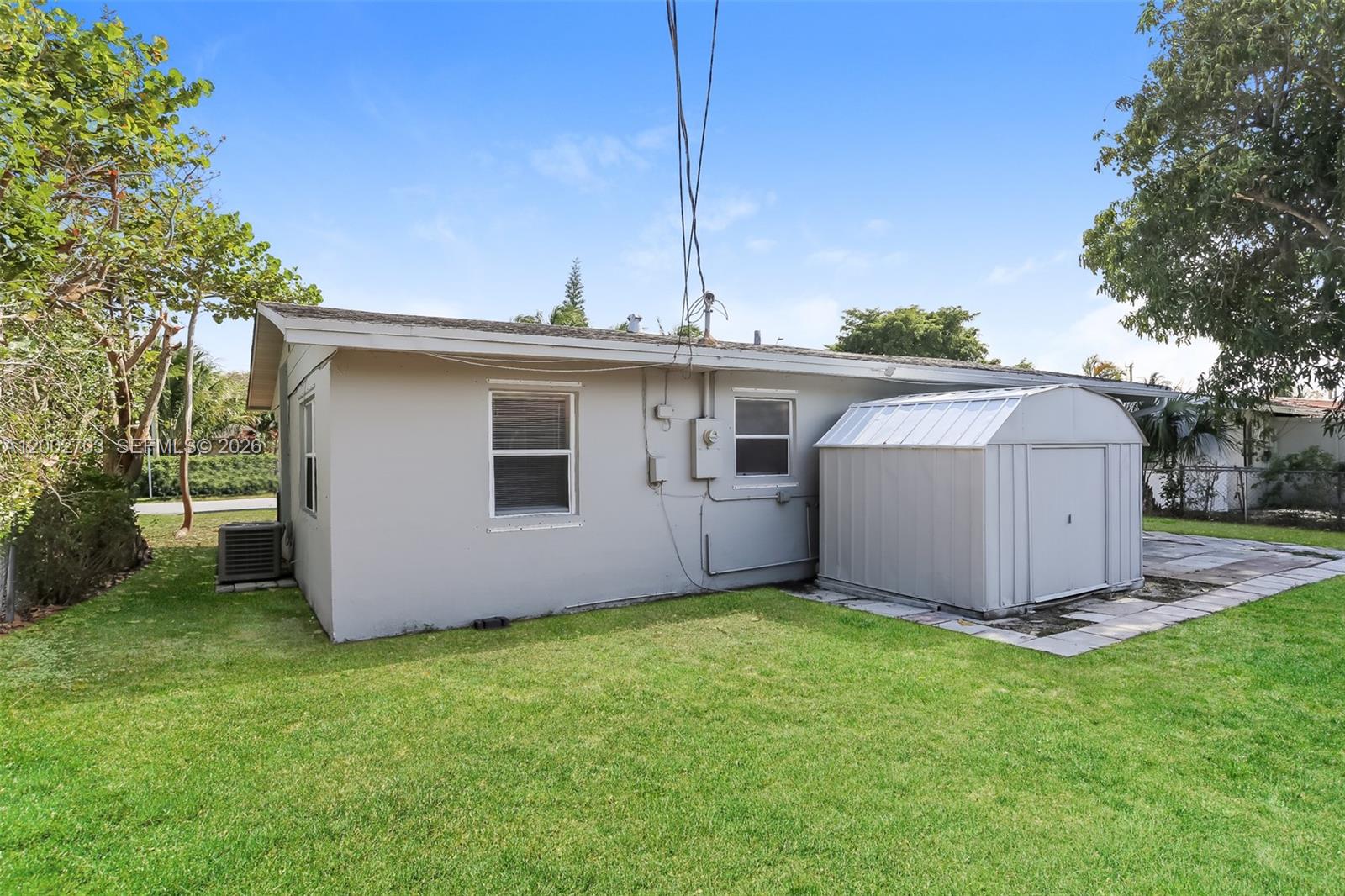 CRESTHAVEN NO 3 - Residential Lease