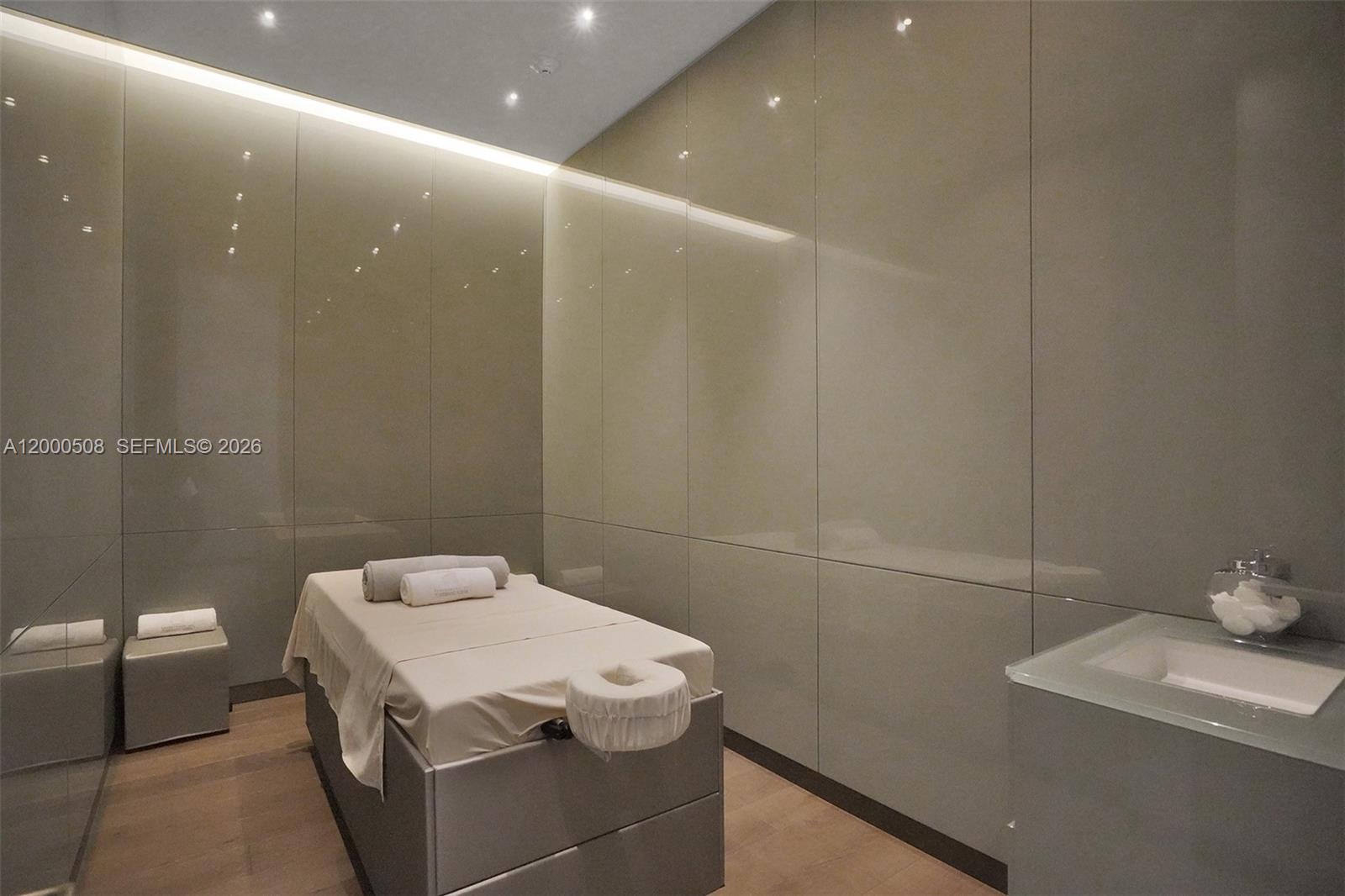 ARMANI CASA - Residential