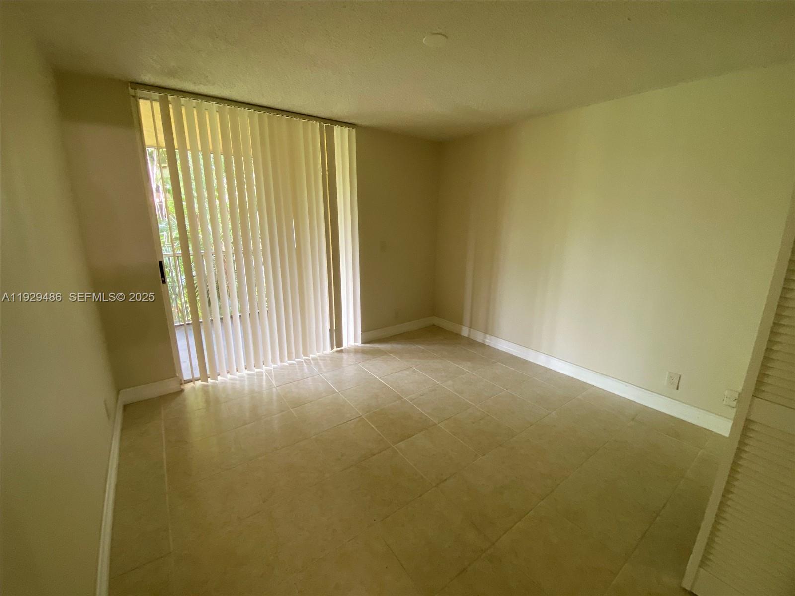WINDWARD LAKES CONDO - Residential Lease
