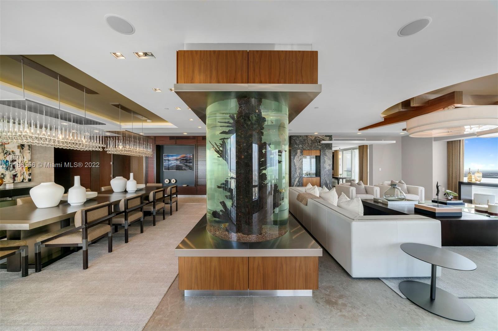 FOUR SEASONS RESIDENCES - Residential