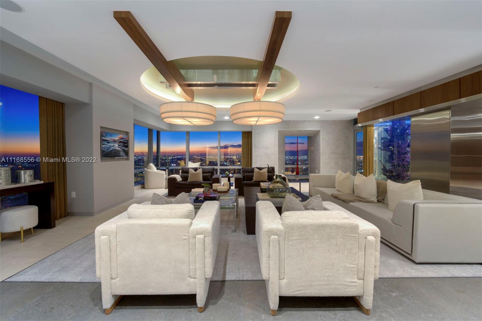 FOUR SEASONS RESIDENCES - Residential