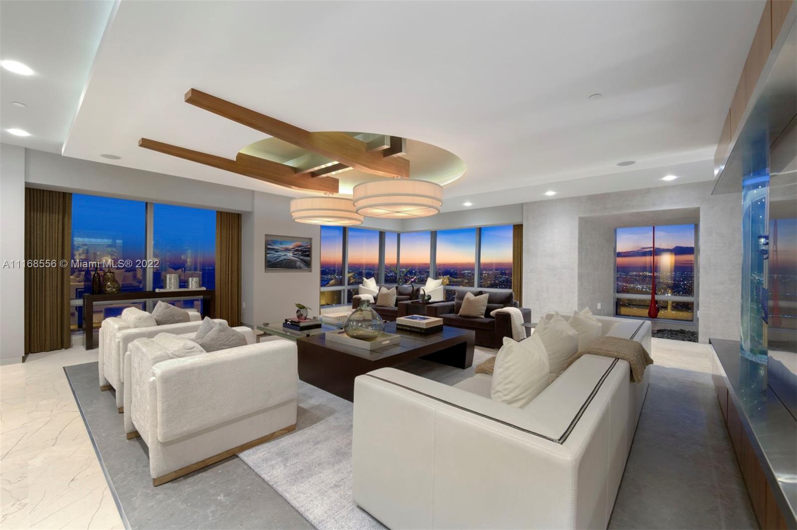 FOUR SEASONS RESIDENCES - Residential