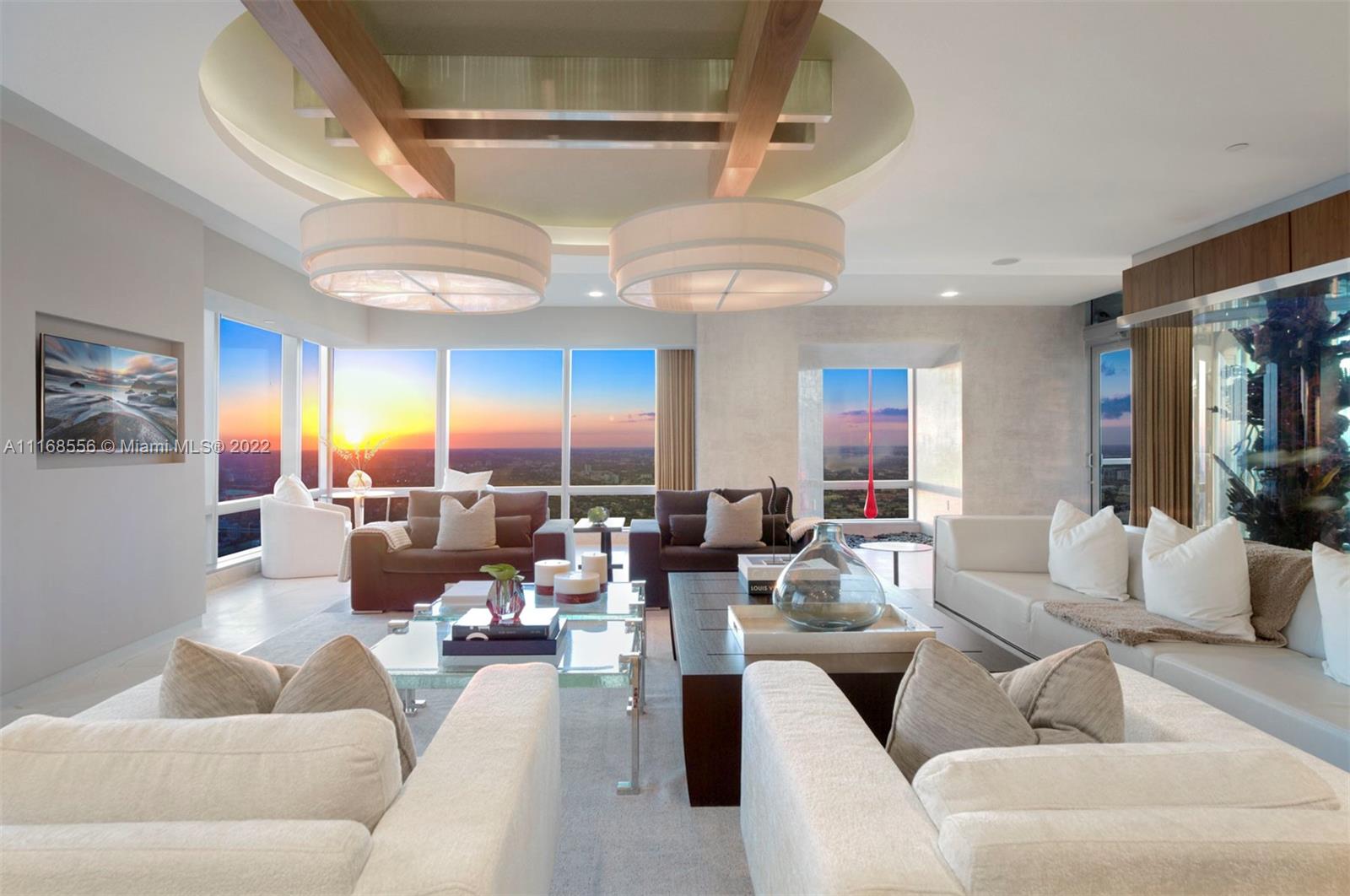 FOUR SEASONS RESIDENCES - Residential