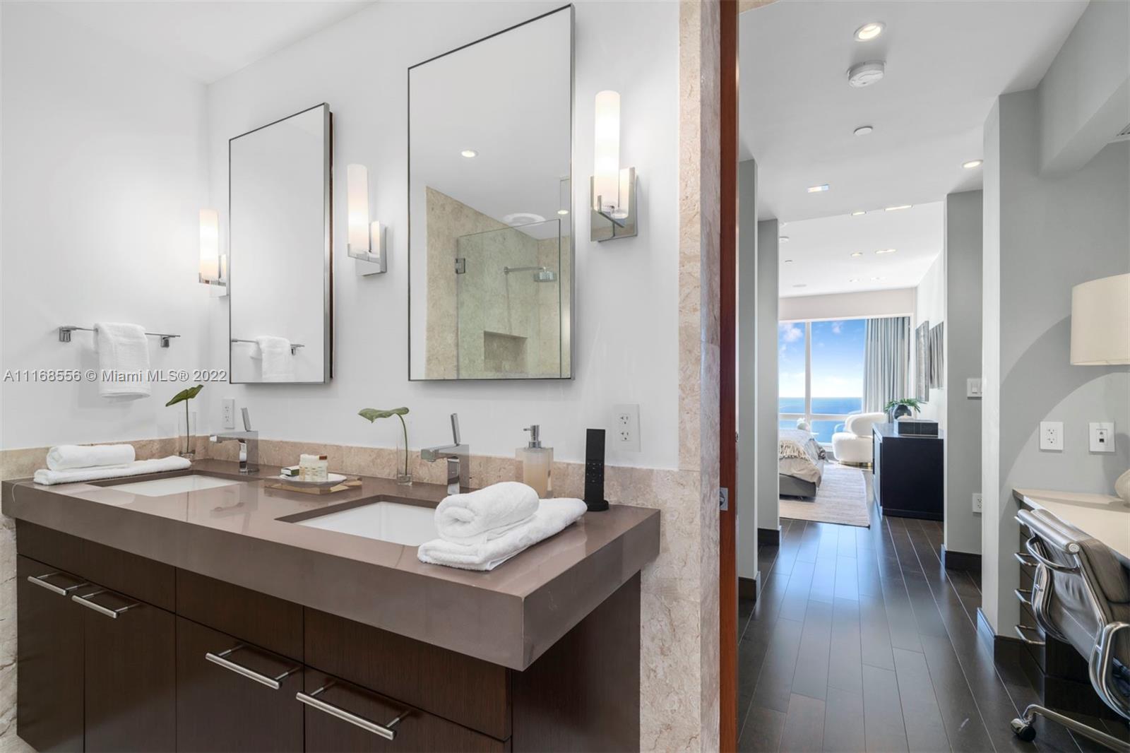 FOUR SEASONS RESIDENCES - Residential