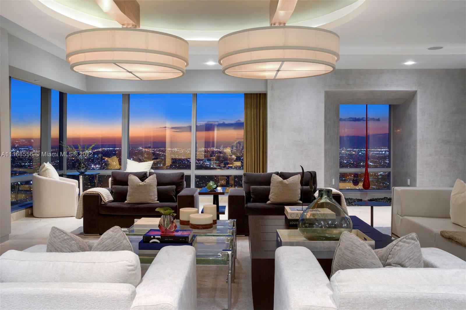 FOUR SEASONS RESIDENCES - Residential