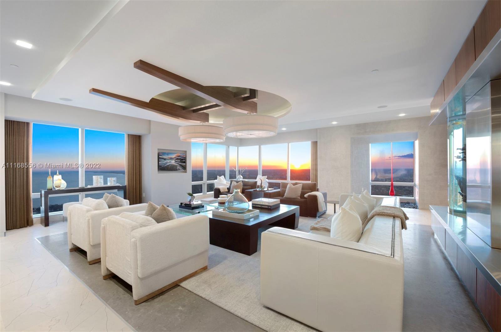 FOUR SEASONS RESIDENCES - Residential