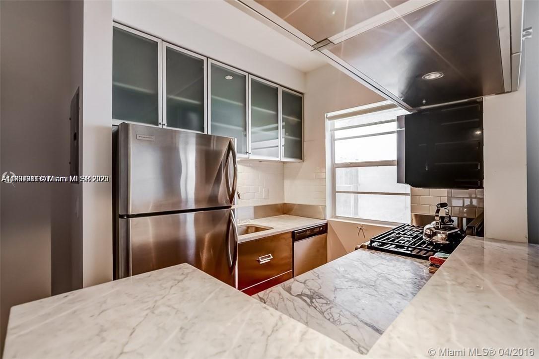 THE VANDERBILT CONDO - Residential Lease