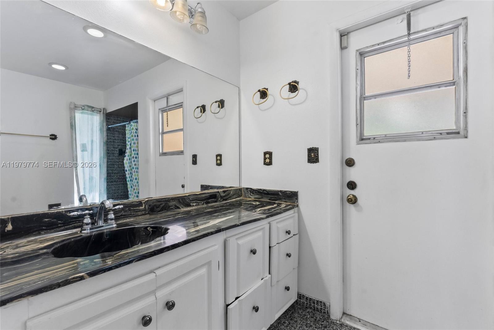 ARROWHEAD GOLF & TENNIS C - Residential