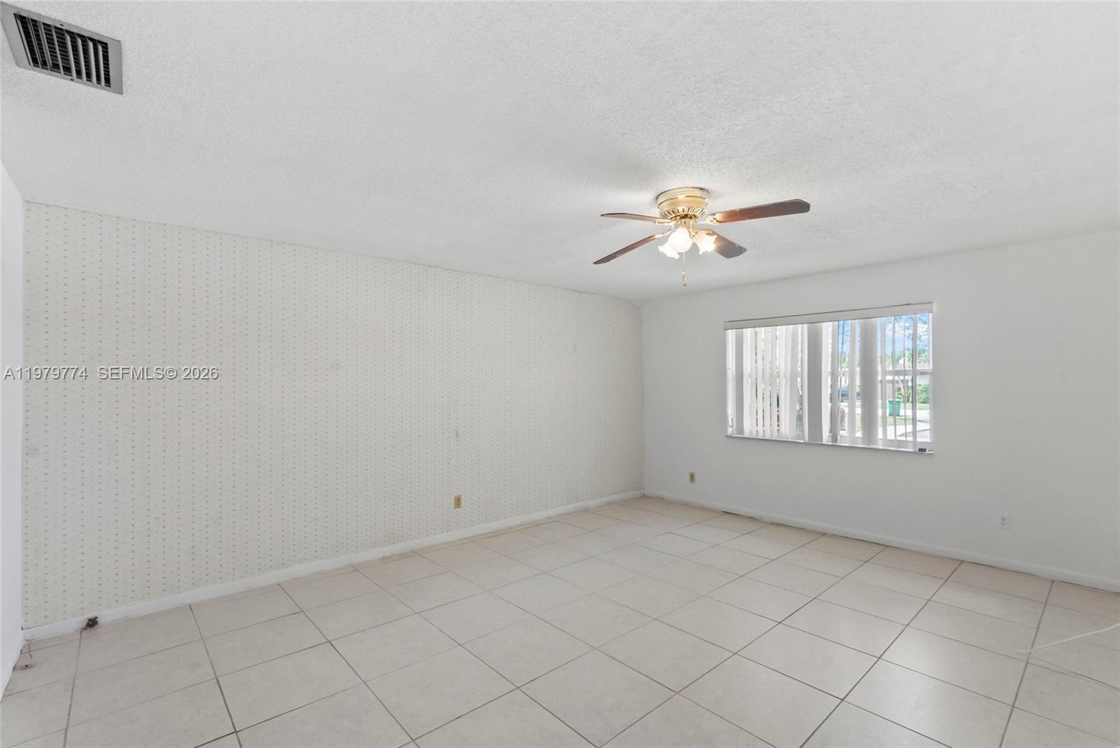 ARROWHEAD GOLF & TENNIS C - Residential