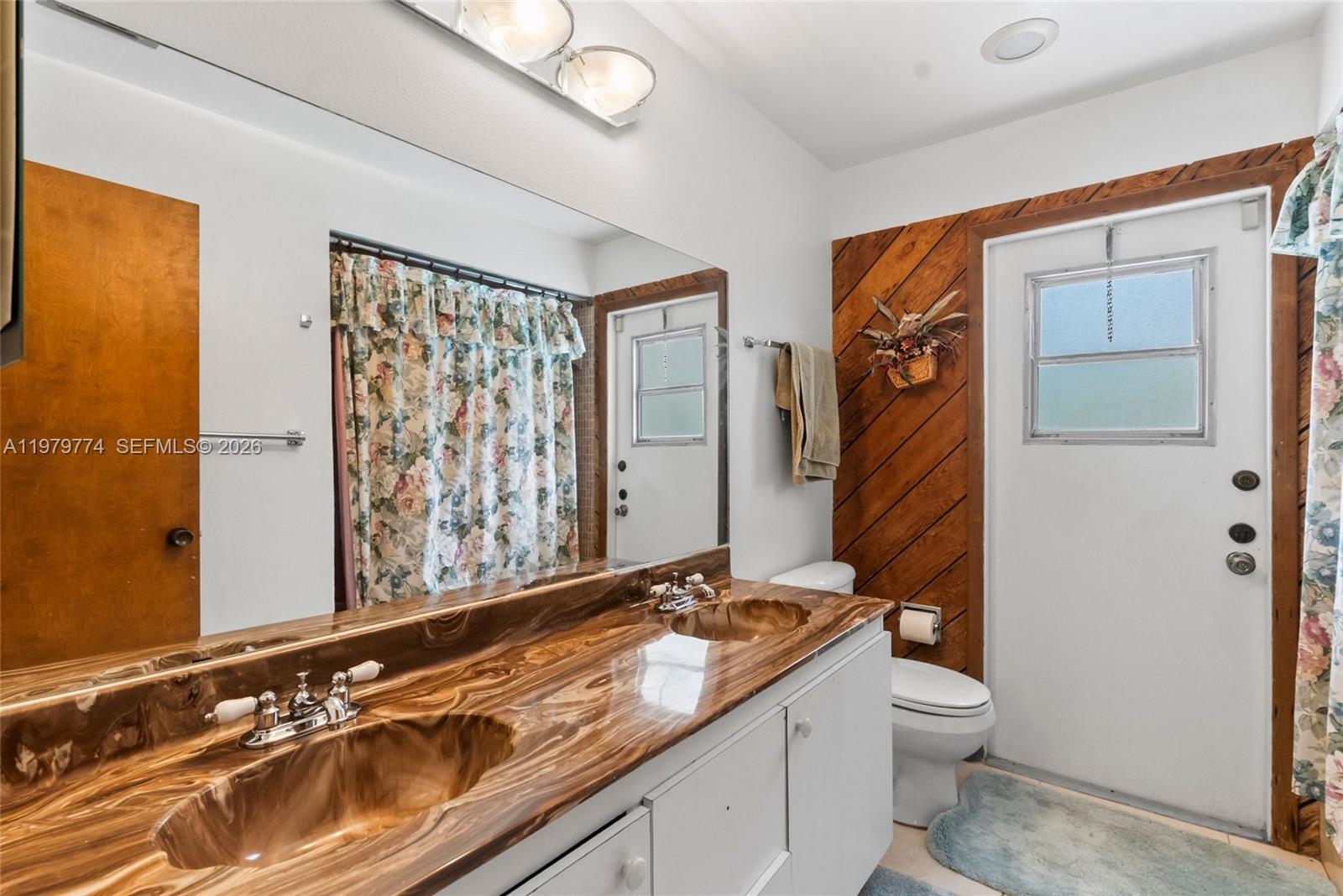 ARROWHEAD GOLF & TENNIS C - Residential