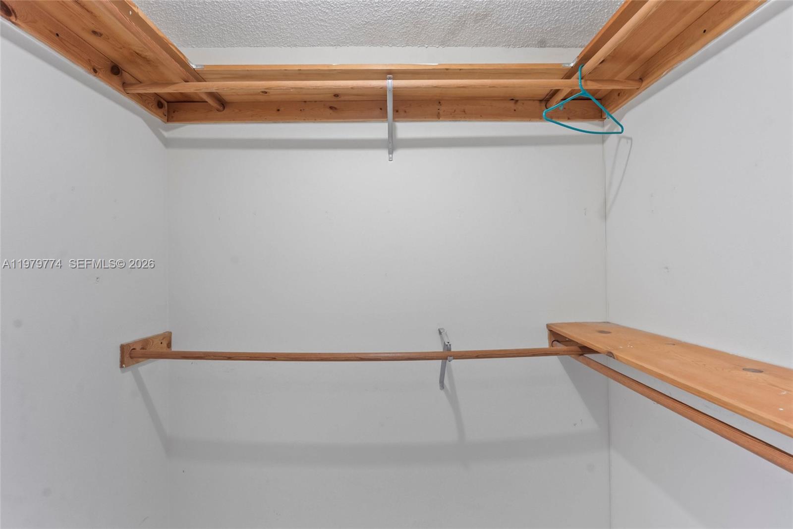 ARROWHEAD GOLF & TENNIS C - Residential