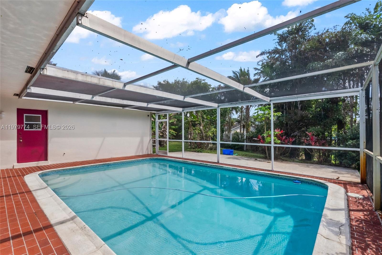 ARROWHEAD GOLF & TENNIS C - Residential