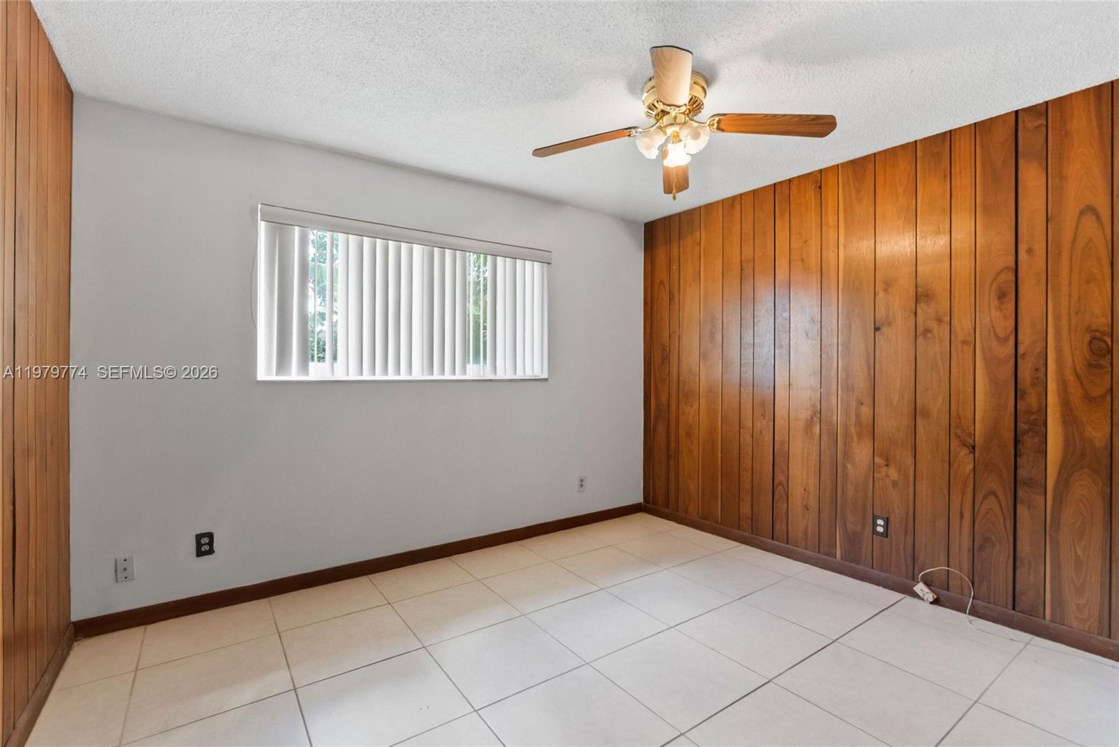 ARROWHEAD GOLF & TENNIS C - Residential