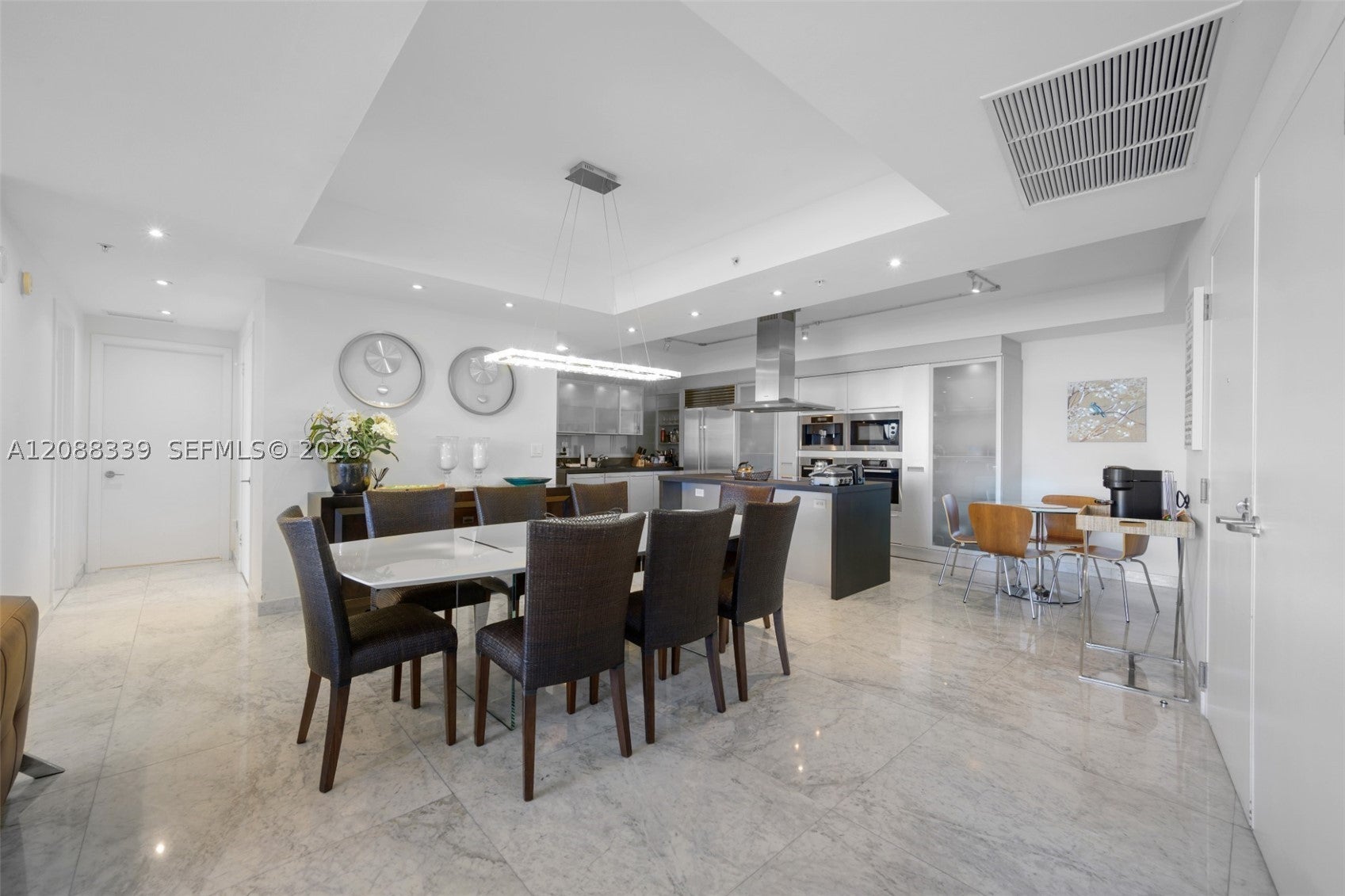 18201 Collins Ave 1006