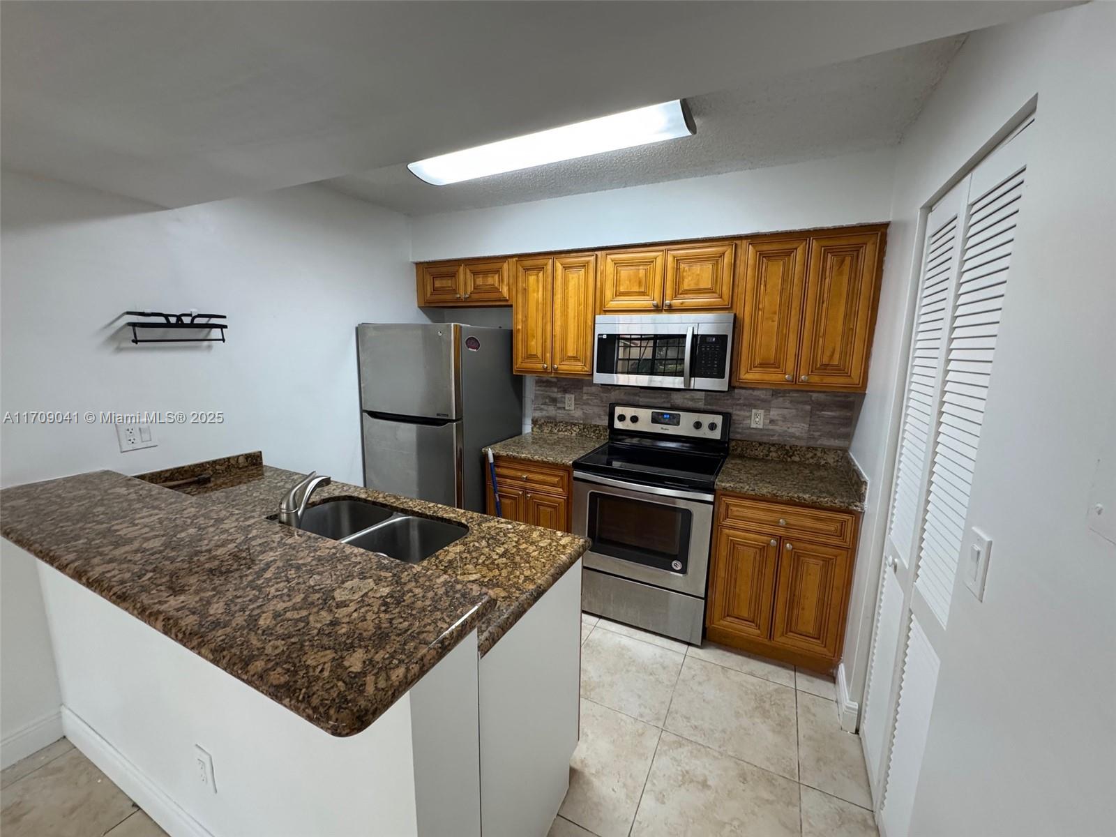 1269 Sw 46th Ave 2401, Pompano Beach, Broward County, Florida - 2 Bedrooms  
2 Bathrooms - 