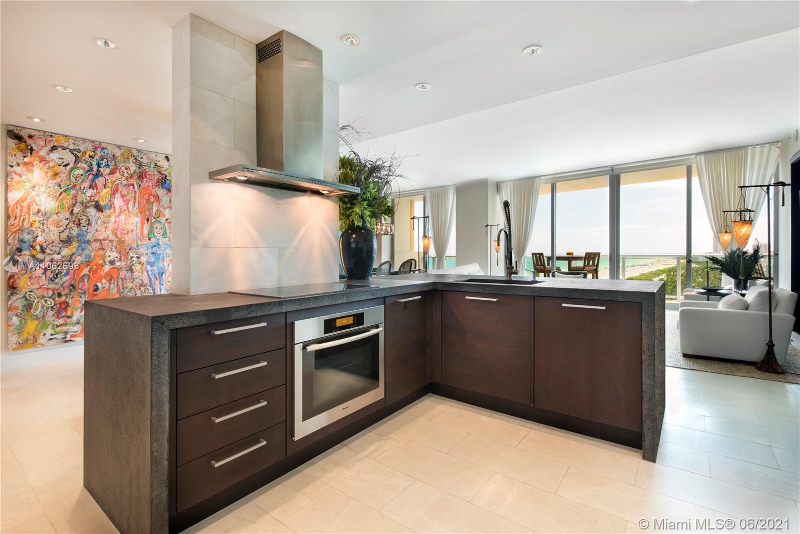 IL VILLAGGIO ON SOUTH BEA - Residential