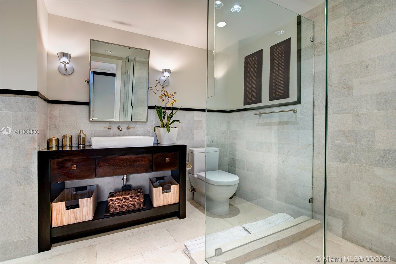 IL VILLAGGIO ON SOUTH BEA - Residential