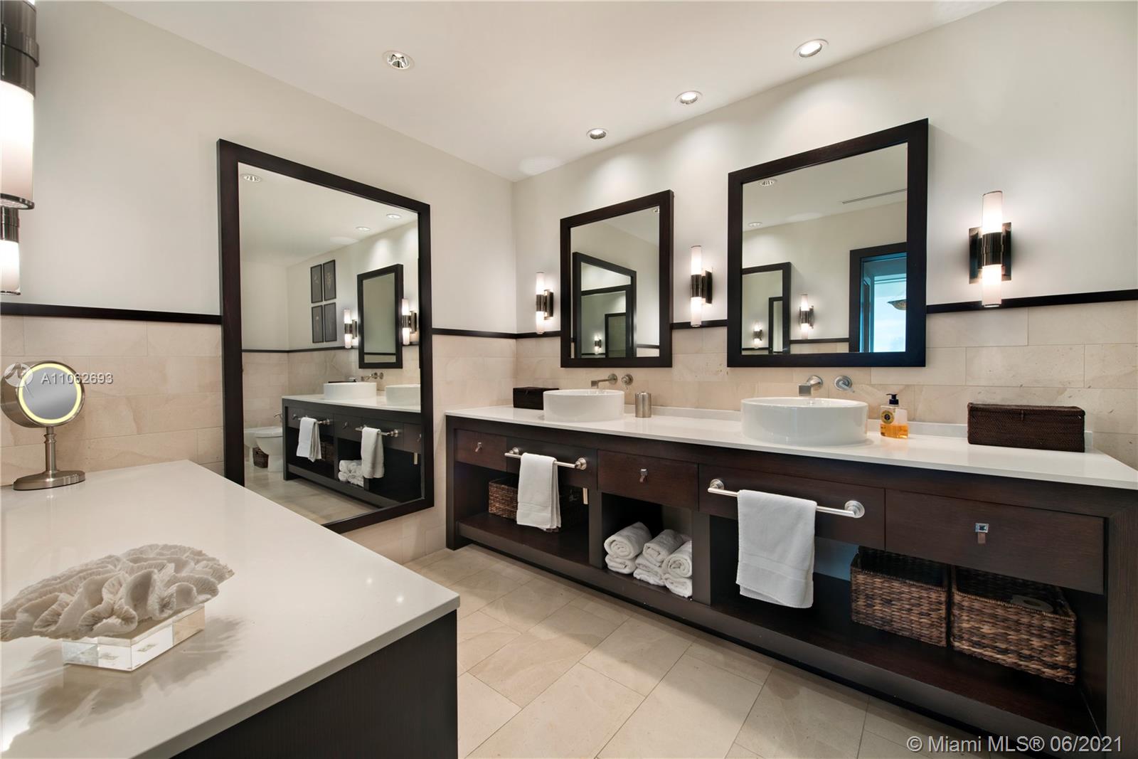 IL VILLAGGIO ON SOUTH BEA - Residential