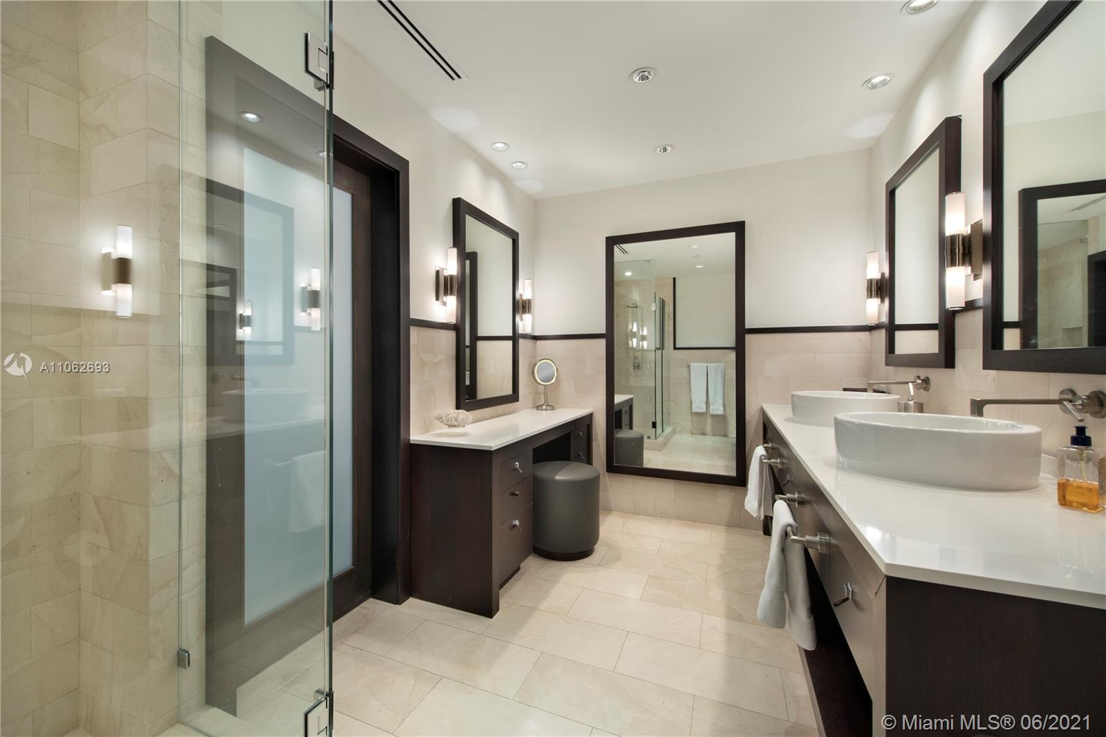 IL VILLAGGIO ON SOUTH BEA - Residential