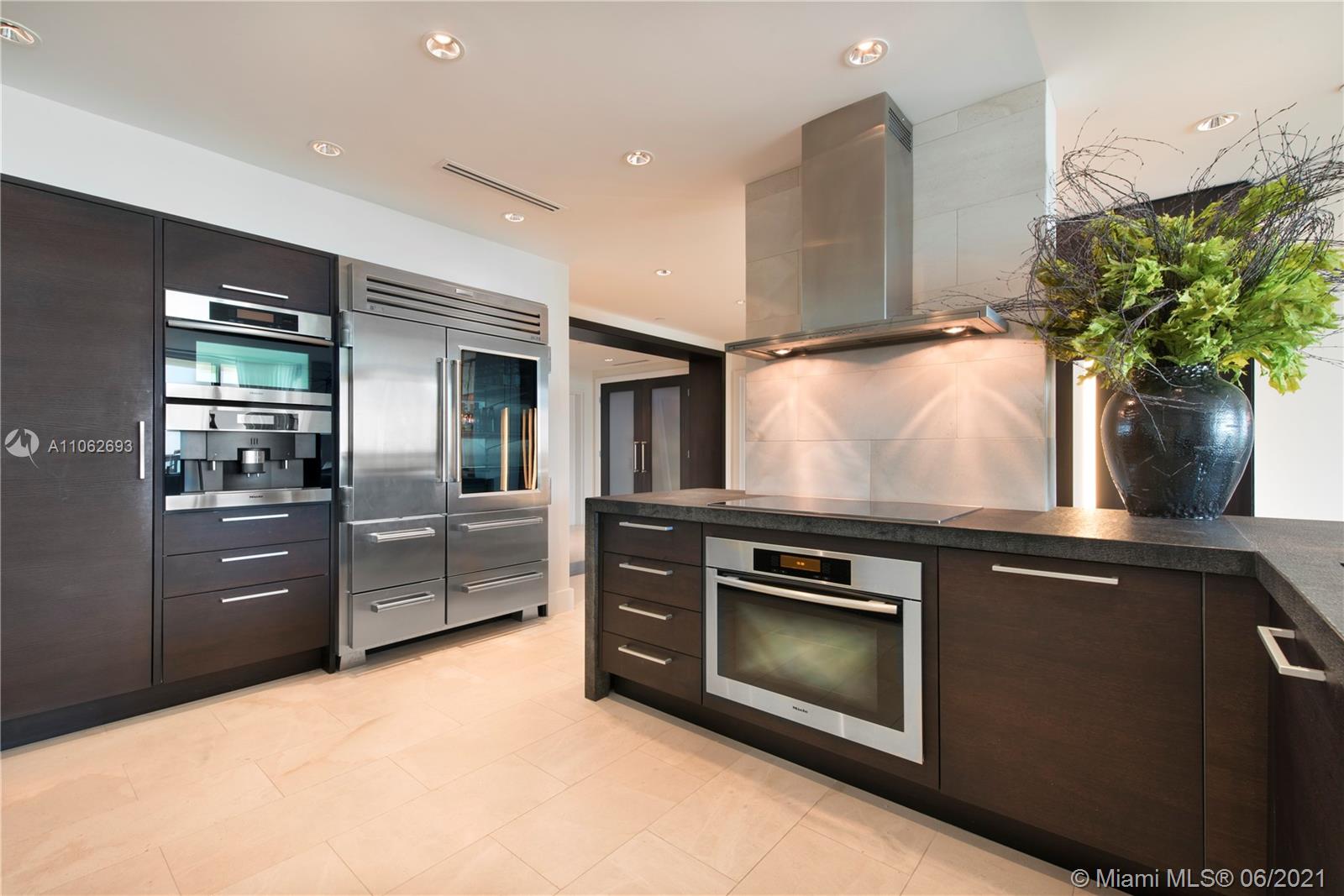 IL VILLAGGIO ON SOUTH BEA - Residential