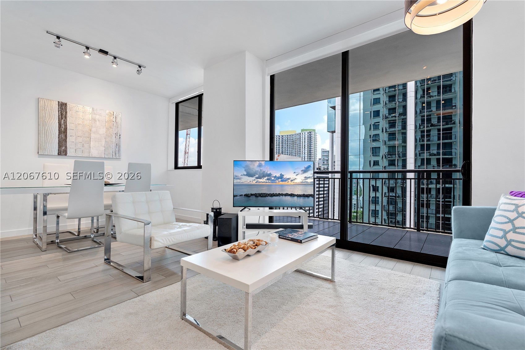999 SW 1st Ave 2115