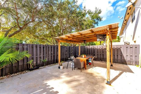 Tiny photo for 2406 NE 41st Pl, Homestead, FL 33033 (MLS # A12008951)