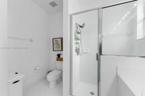 Tiny photo for 2406 NE 41st Pl, Homestead, FL 33033 (MLS # A12008951)