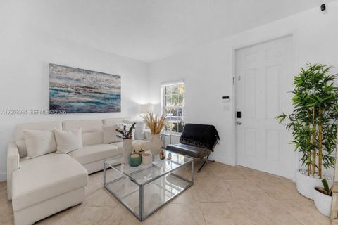 Tiny photo for 2406 NE 41st Pl, Homestead, FL 33033 (MLS # A12008951)