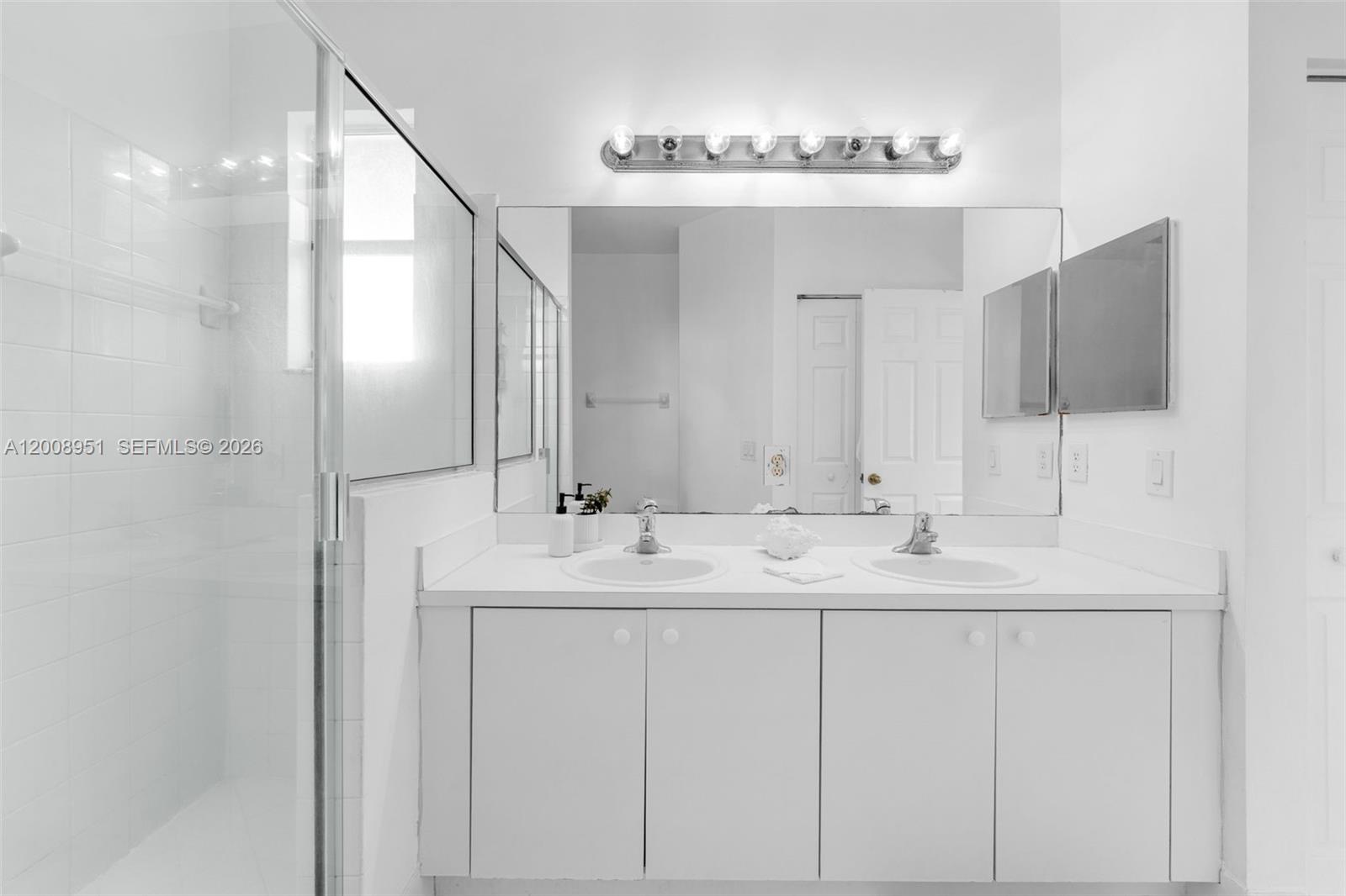 FLORIDIAN ISLES - Residential